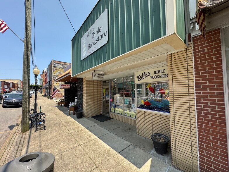 More Photos Of 416 Main St, Point Pleasant Storefront For Sale