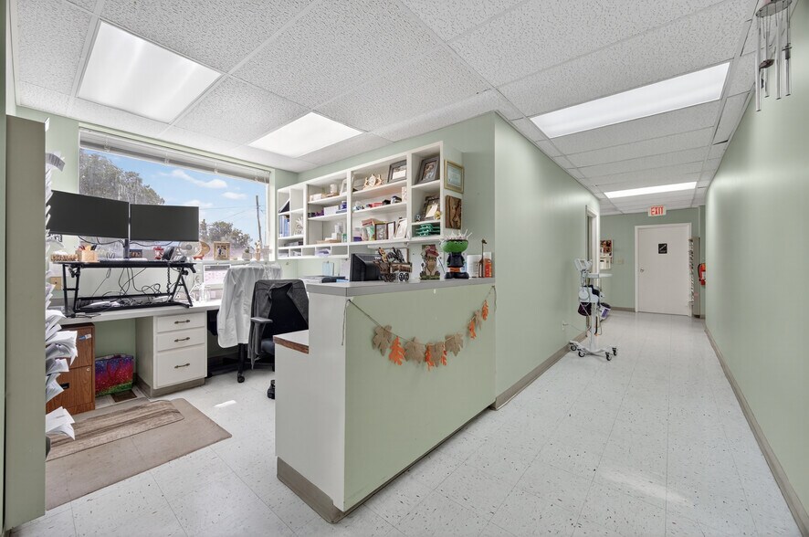 More Photos Of 207 Elk Ave S, Fayetteville Office For Sale