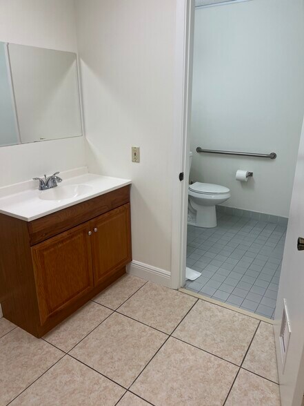 More Photos Of 4503 NW 103rd Ave, Sunrise Light Distribution For Lease