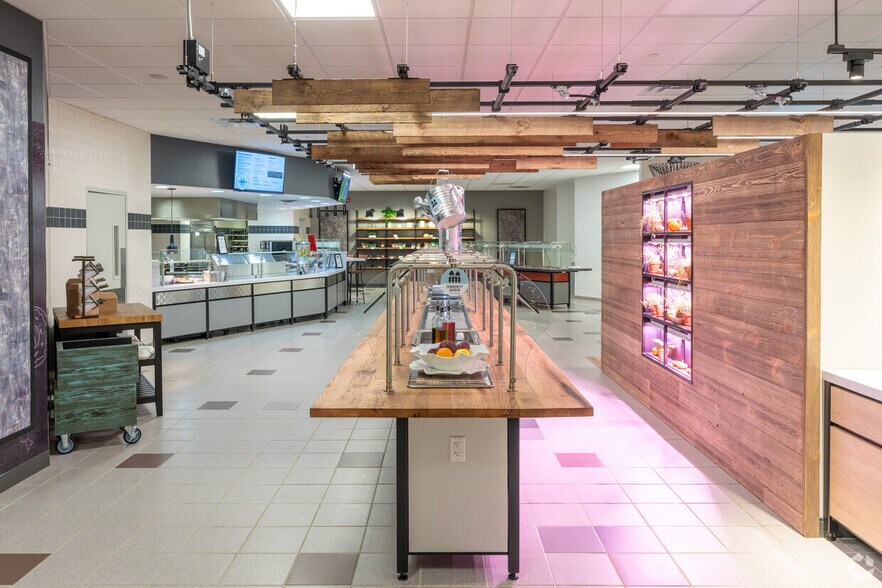 More Photos Of 1930 Innovation Way, Libertyville Manufacturing For Lease