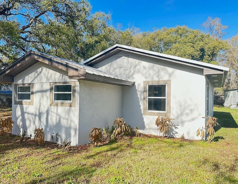 More Photos Of 1025 W Socrum Loop Rd, Lakeland Manufactured Housing Mobile Home Park For Sale