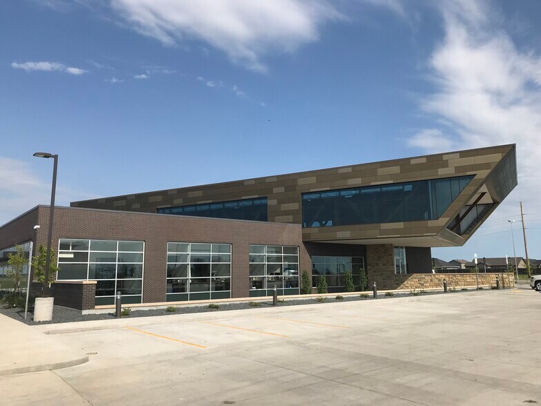 More Photos Of 5201 42nd St S, Fargo Office For Lease