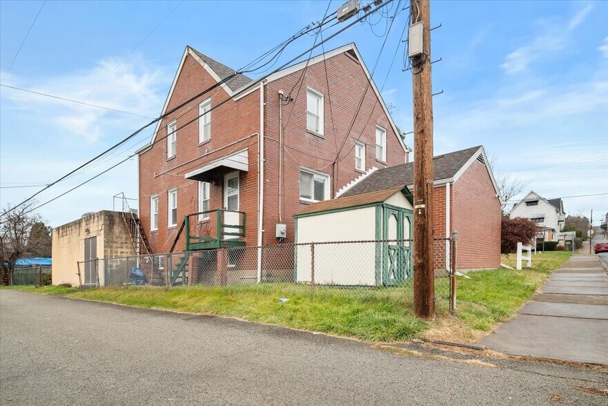 1701 Ave, Arnold, PA 15068 Religious Facility For Sale