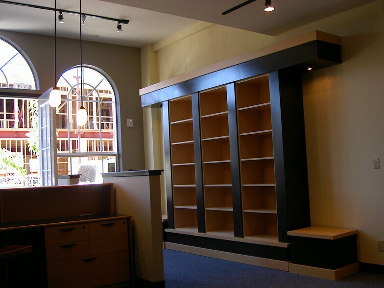 More Photos Of 220 Windsor River Rd, Windsor Apartments For Sale