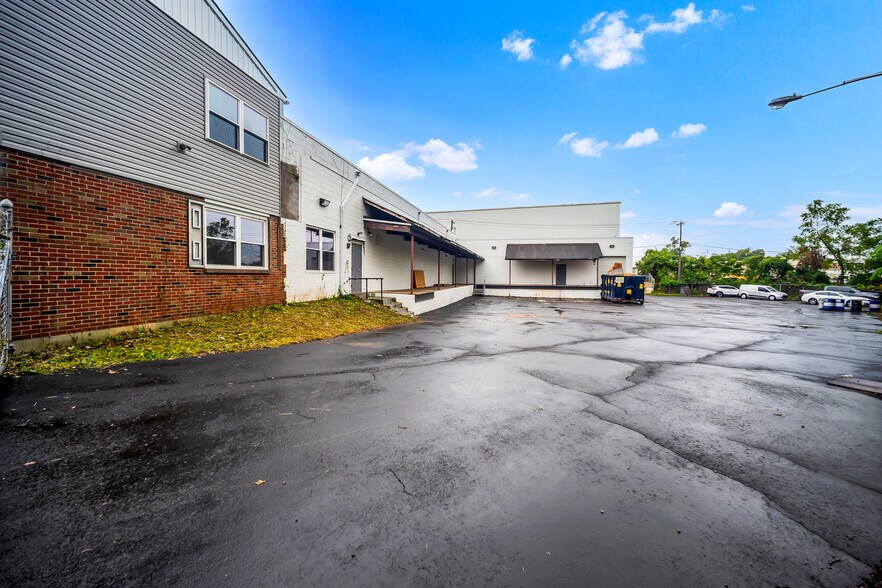 More Photos Of 2168 Bennett Rd, Philadelphia Warehouse For Lease