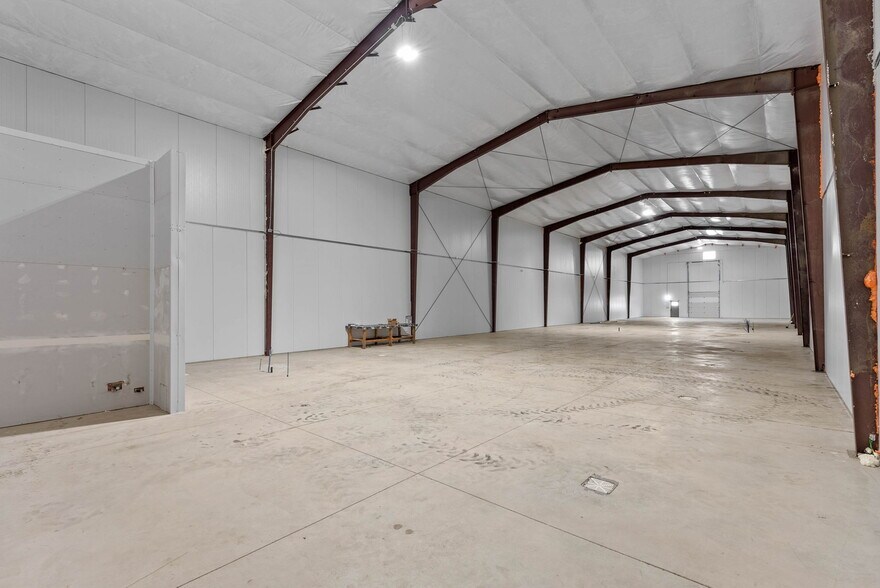 More Photos Of 7517 47th Ave, Spokane Warehouse For Lease
