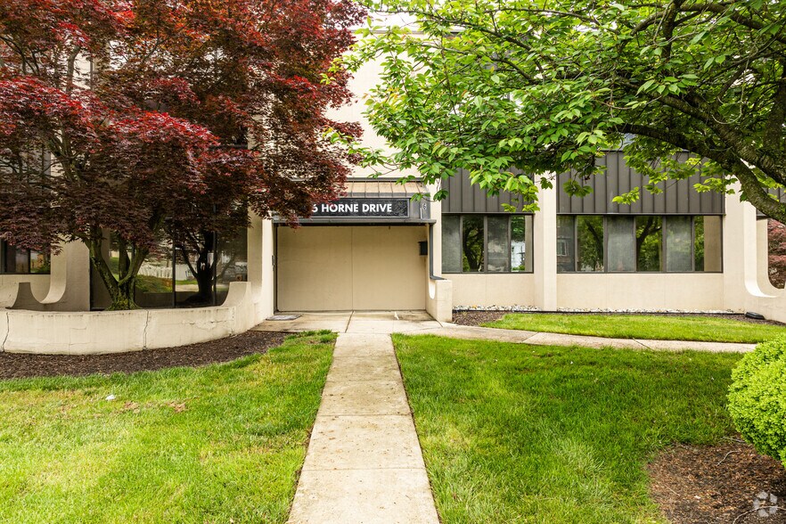 More Photos Of 6 Horne Dr, Folcroft Warehouse For Lease
