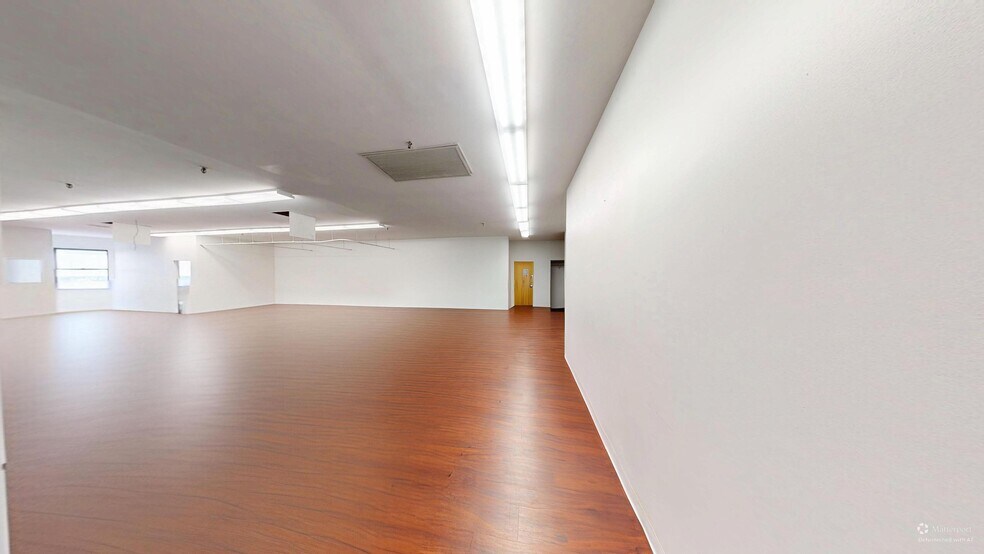 More Photos Of 2625 E 14th St, Brooklyn Office For Lease