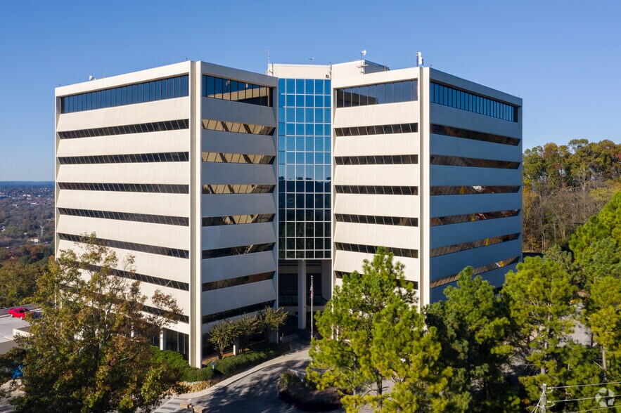 More Photos Of 600 Beacon Pkwy W, Birmingham Medical For Lease