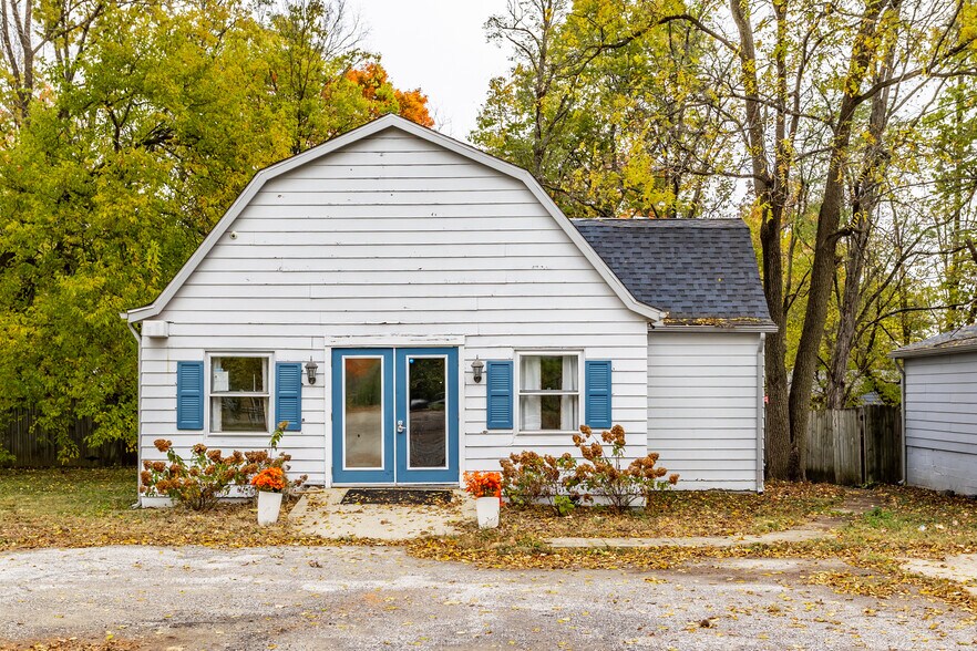 More Photos Of 7507 Michigan Rd, Indianapolis Daycare Center For Sale