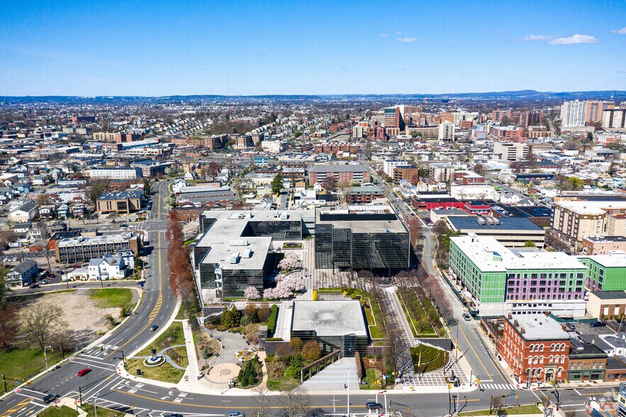 More Photos Of 25 Main St, Hackensack Unknown For Lease