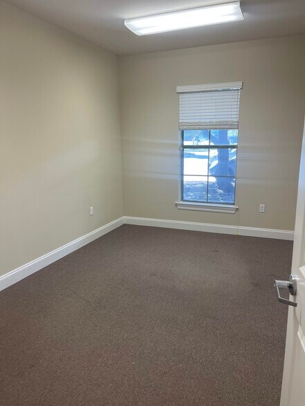 More Photos Of 2798 O'Neal Ln, Baton Rouge Office For Lease