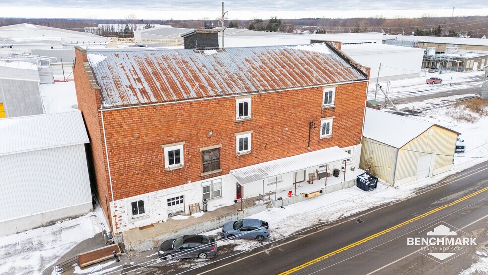 More Photos Of 4017 Railroad, Williamson Warehouse For Sale