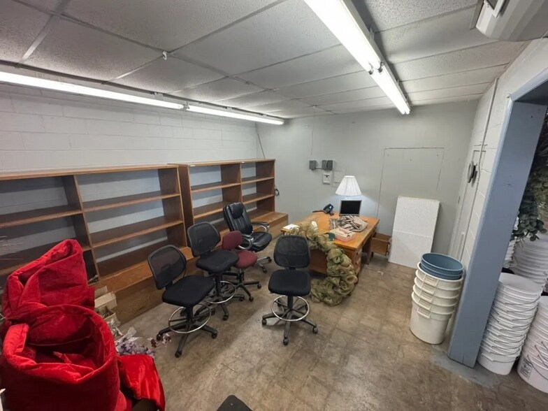 More Photos Of 1010 N Virginia Ave, Oklahoma City General Retail For Sale