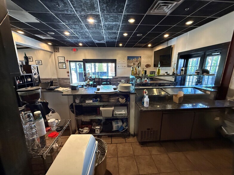 More Photos Of 210 Cedar St, St Charles Restaurant For Lease