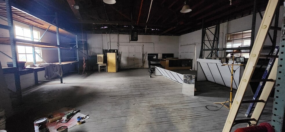 More Photos Of 1368 N Blackstone Ave, Fresno Freestanding For Lease