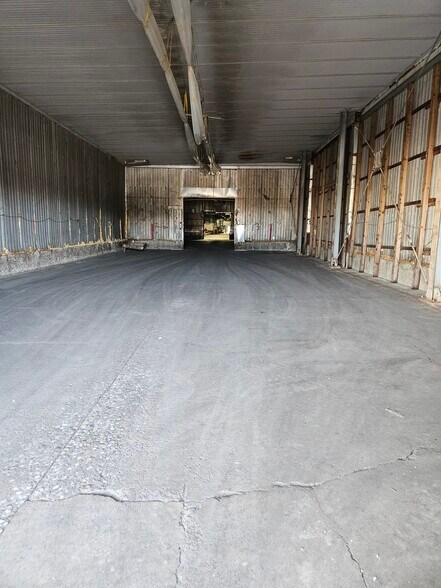 More Photos Of 777 Maher Ct, Royal Oaks Warehouse For Lease