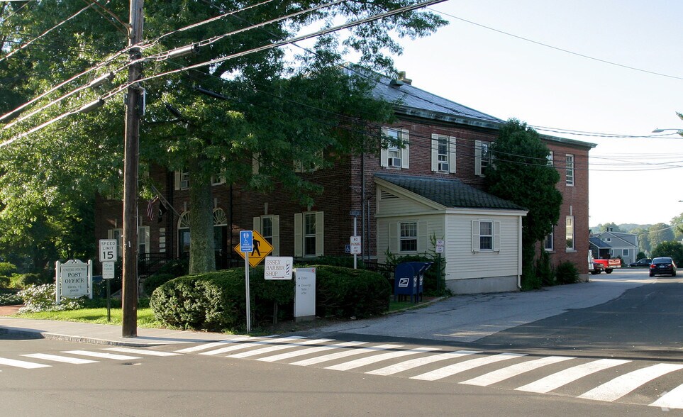 More Photos Of 12 Main St, Essex Office For Lease