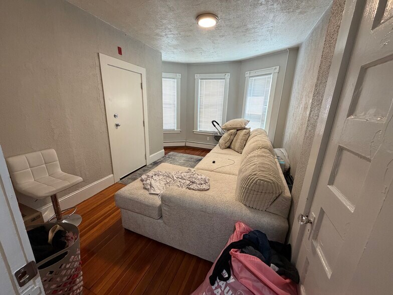 More Photos Of 29-35 Sagamore St, Lynn Apartments For Sale