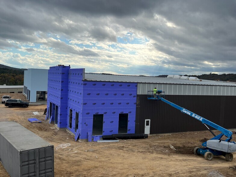 More Photos Of 1960 Huntley Pky, Pelham Industrial For Lease