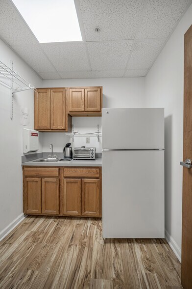 More Photos Of 815 Greenwood Ave, Jenkintown Medical For Sale