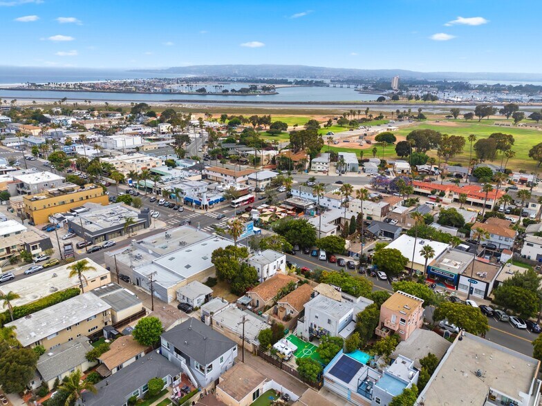 More Photos Of 4865 Voltaire St, San Diego Apartments For Sale