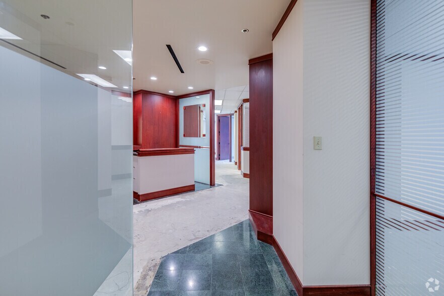 Photo of 13rd Floor Ste 1380