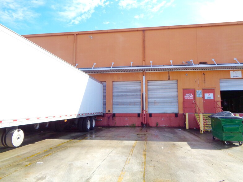 More Photos Of 9601-9667 NW 33rd St, Miami Service For Lease