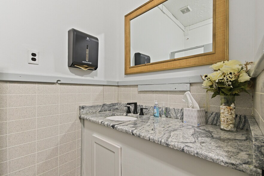 More Photos Of 105 Coal st, Mexico Specialty For Sale