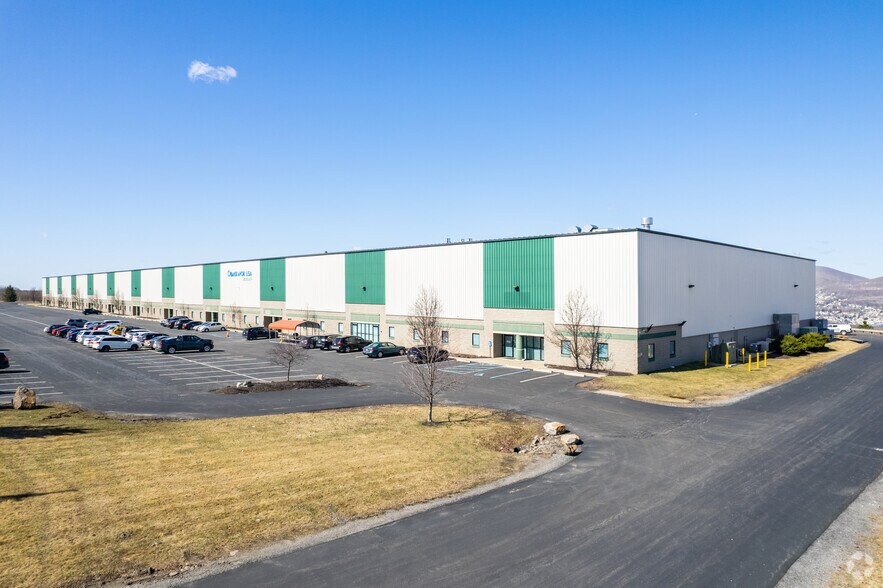 More Photos Of 14-46 Alberigi Dr, Jessup Warehouse For Lease
