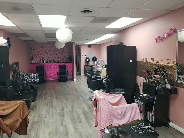 More Photos Of 4700 Stamp Rd, Marlow Heights General Retail For Lease