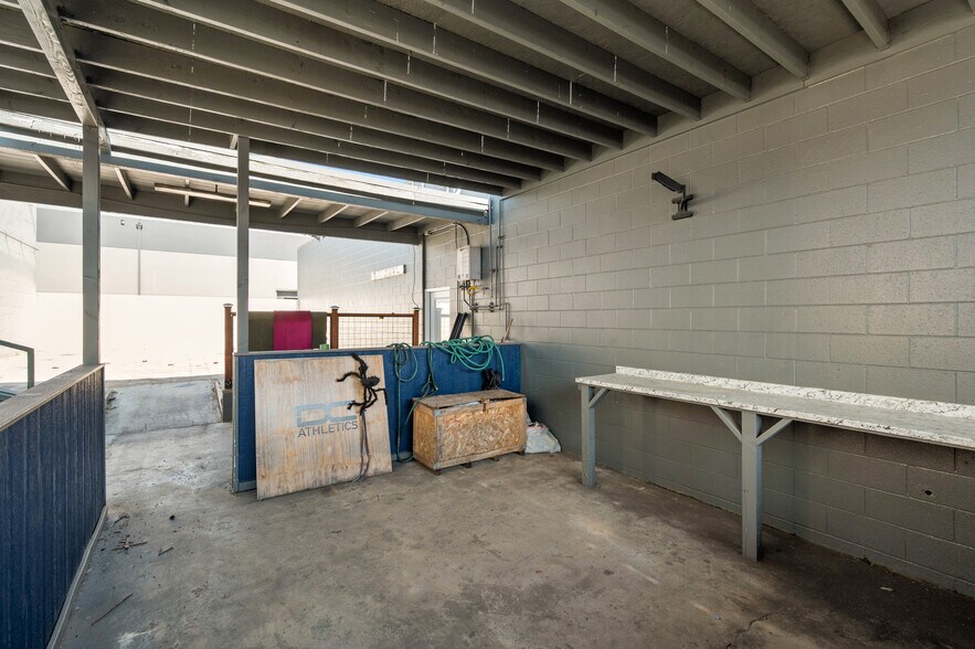 More Photos Of 8020 Ronson Rd, San Diego Warehouse For Lease