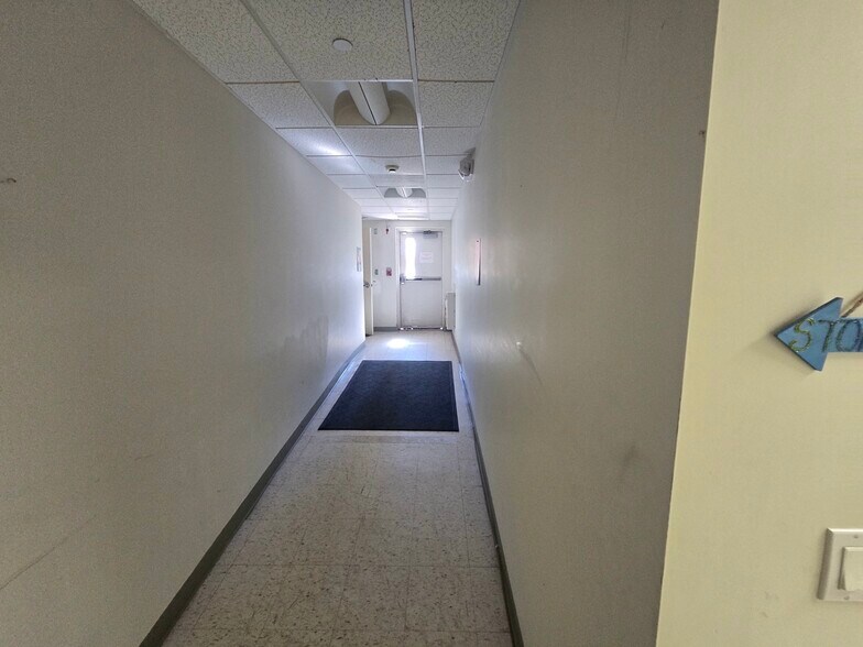 More Photos Of 2966 Crompond Rd, Yorktown Heights Schools For Lease