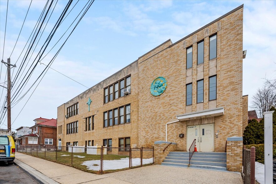 Primary Photo Of 90 Henry St, Inwood Office For Lease