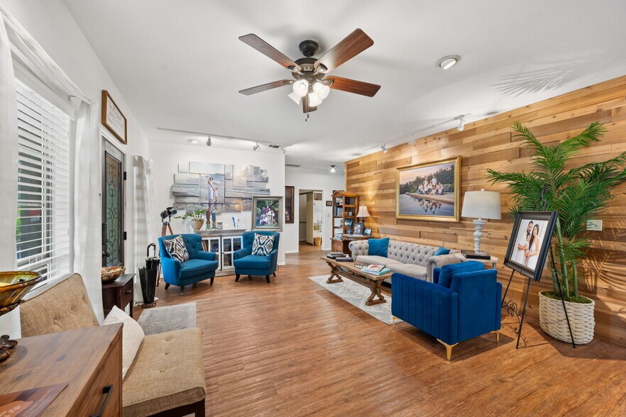 More Photos Of 17222 Classen Rd, San Antonio Loft Creative Space For Sale