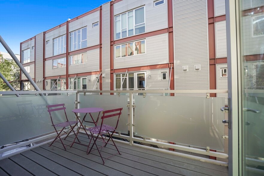 More Photos Of 3450 Cahuenga Blvd W, Los Angeles Office Residential For Lease