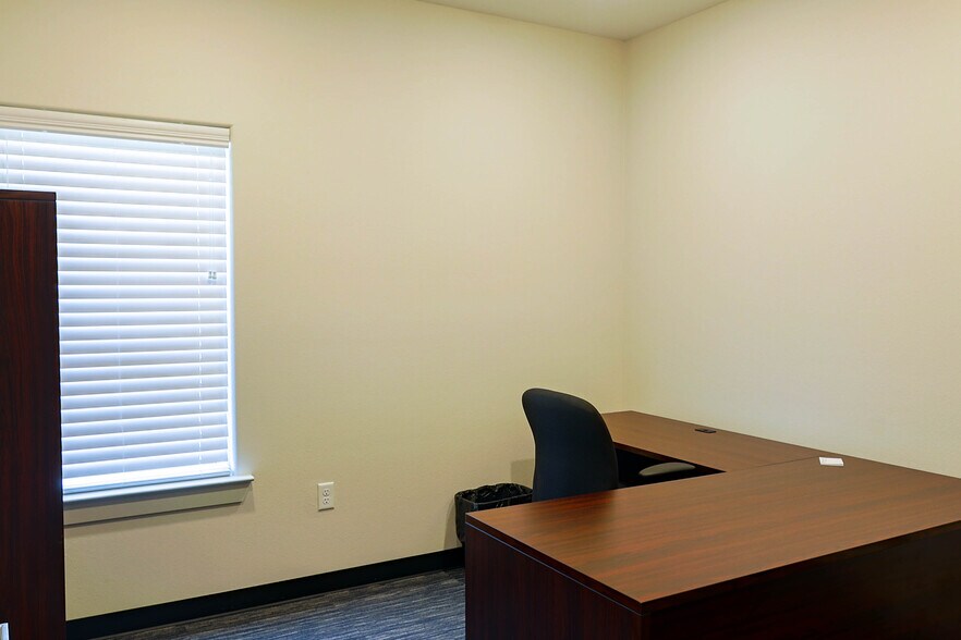 More Photos Of 5004 122nd St, Lubbock Office Residential For Sale