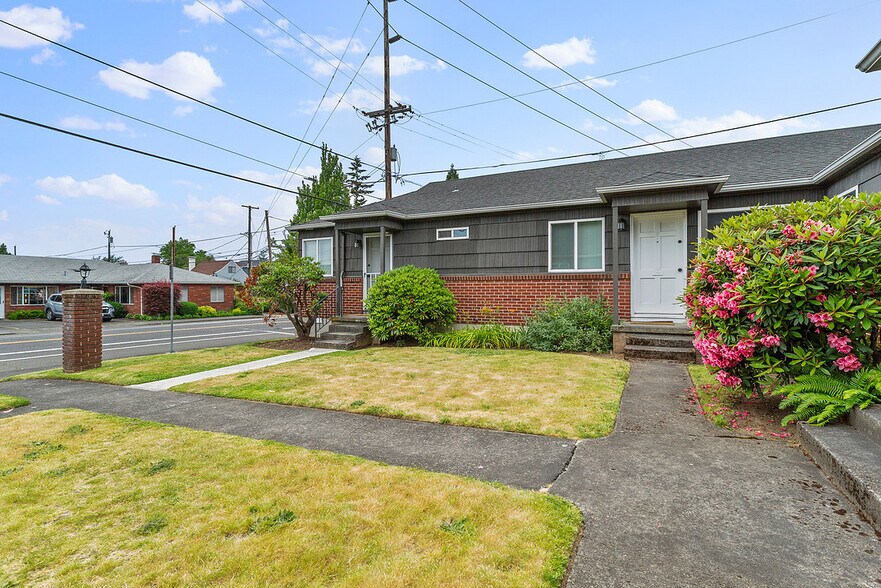 More Photos Of 7222 E Burnside St, Portland Apartments For Sale