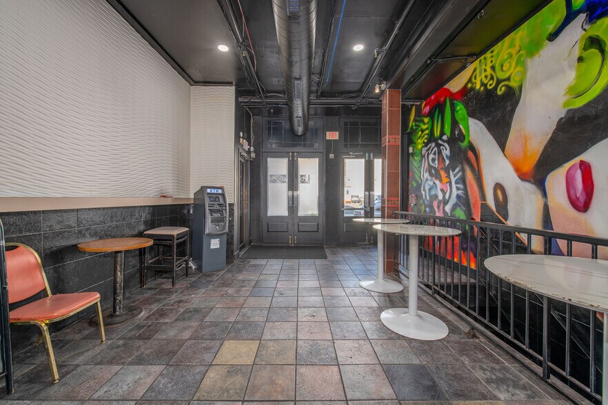 More Photos Of 112 Chestnut St, Philadelphia Storefront Retail Residential For Sale