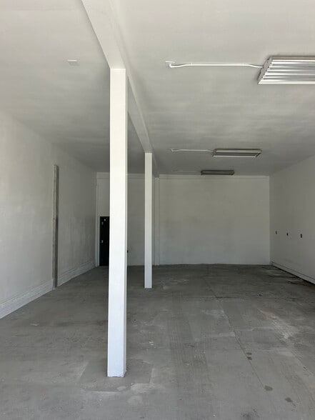 More Photos Of 13426 Telegraph Rd, Whittier Warehouse For Lease