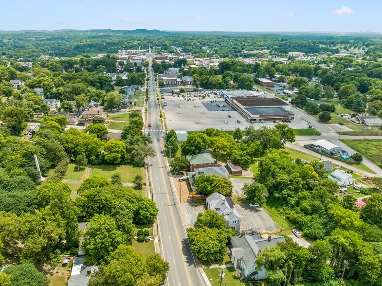 More Photos Of 609 W 7th St, Columbia Office For Sale