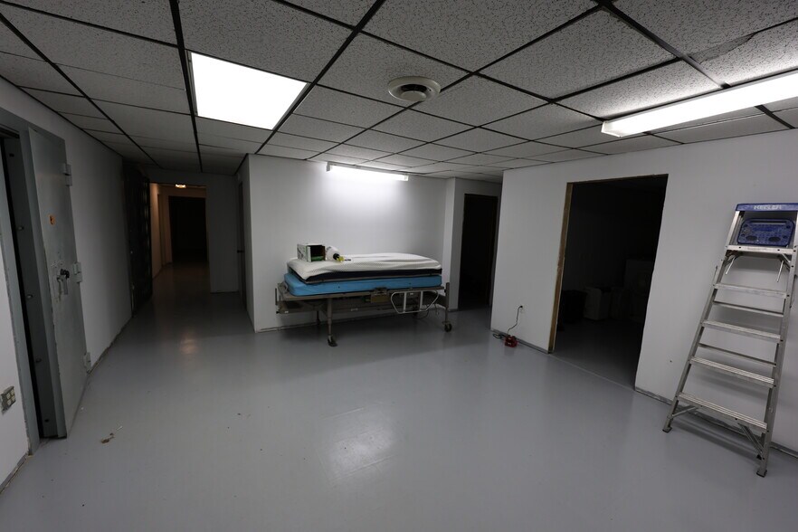 More Photos Of 2125 E State Highway 54, Linton Office For Sale