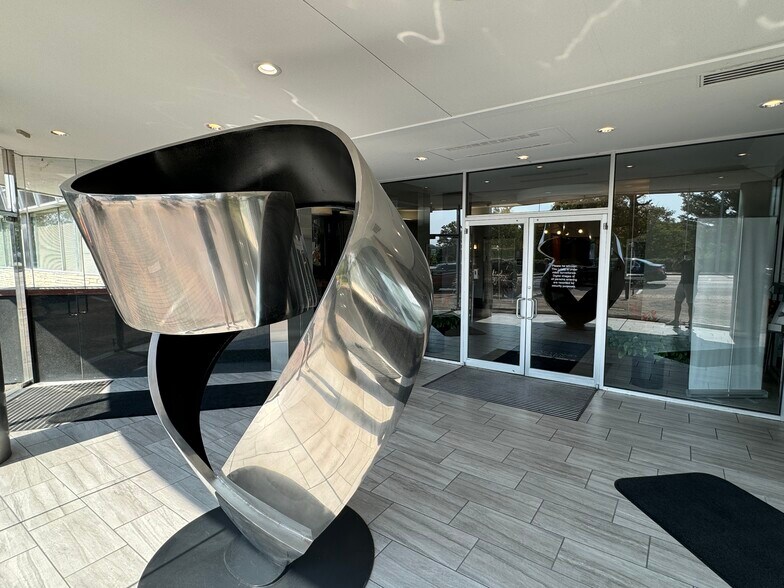 More Photos Of 8251 Maryland Ave, Clayton Unknown For Lease