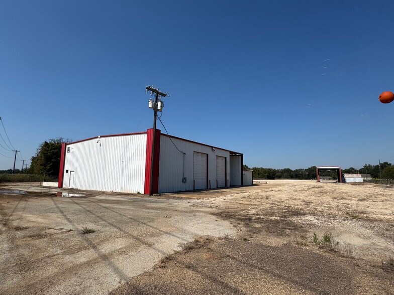More Photos Of 9182 S US Highway 79, Palestine Service For Lease