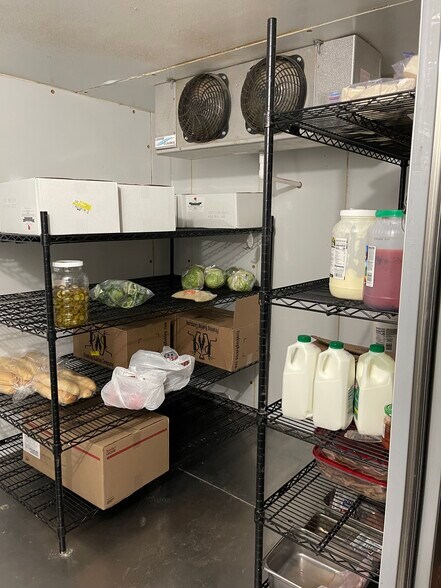 More Photos Of 210 Lake St, Crystal Freestanding For Sale