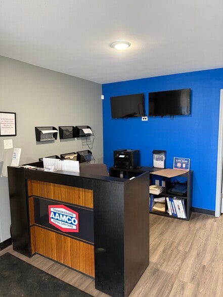 More Photos Of 822 N Creek Dr, Conway Auto Repair For Lease