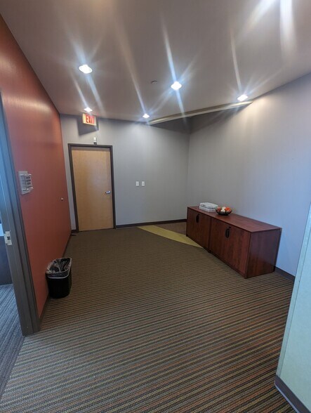 More Photos Of 5901 Technology Center Dr, Indianapolis Office For Lease