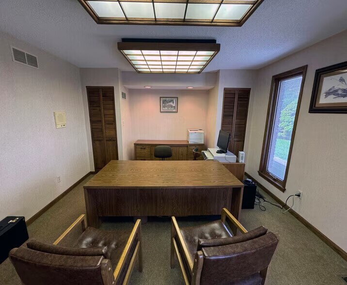 More Photos Of 321 Wedgewood Sq, Columbia Serviced Offices For Lease