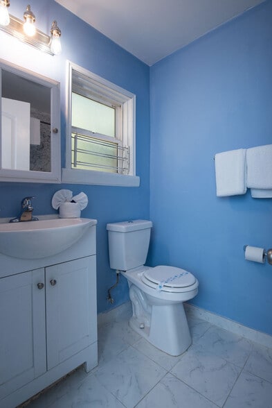 More Photos Of 18239 Main St, Jamestown Hotel For Sale