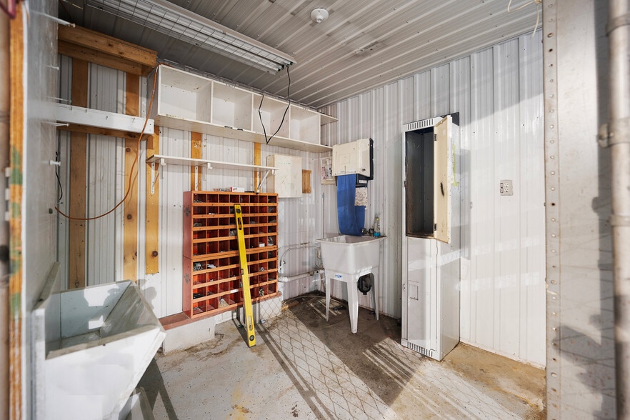 More Photos Of 20600 Hwy 2, Tilbury Auto Dealership For Sale
